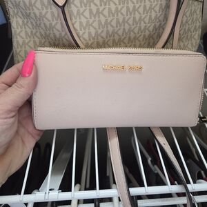 Michael Kors Blush Pink Wallet